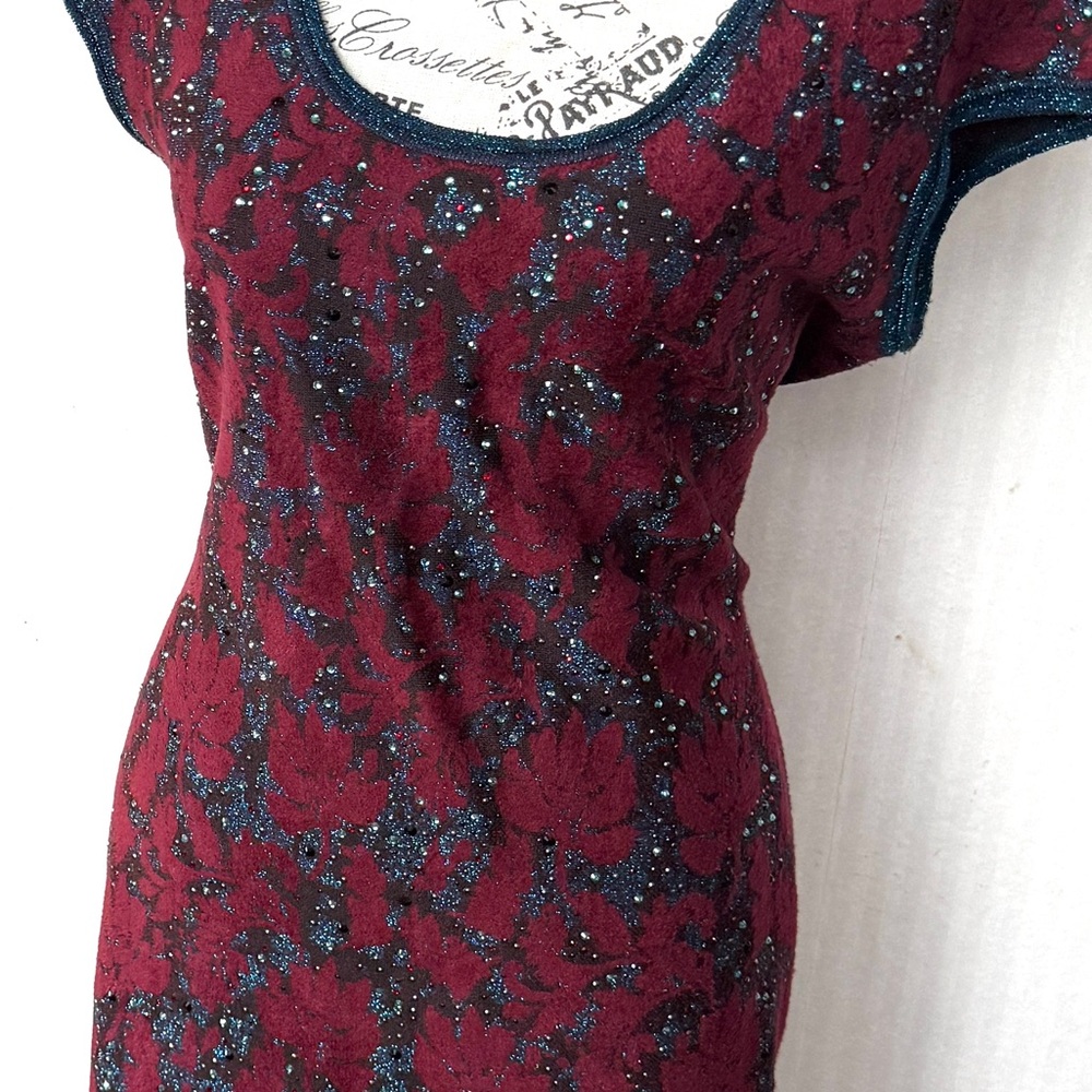 St. John Burgundy and Black jewel adorned Scoop Neck dress size 8 - Picture 2 of 4
